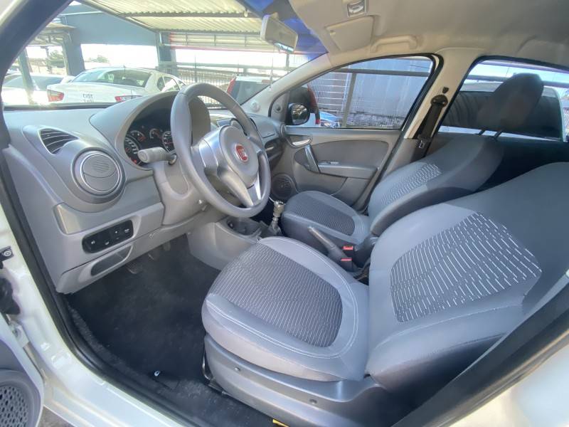 FIAT - PALIO - 2013/2013 - Branca - R$ 29.900,00