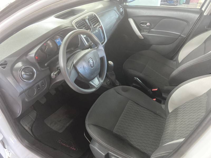 RENAULT - SANDERO - 2017/2018 - Branca - R$ 47.900,00