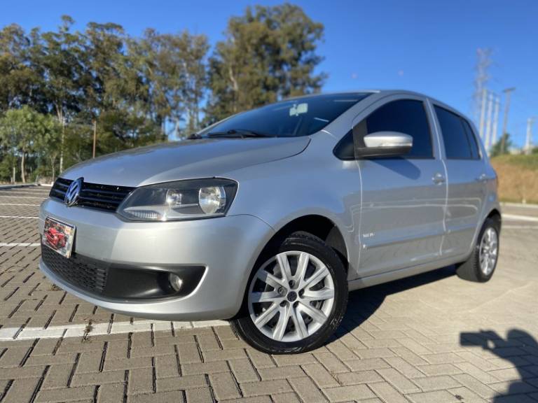VOLKSWAGEN - FOX - 2010/2010 - Prata - R$ 28.900,00
