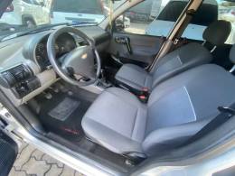 CHEVROLET - CLASSIC - 2013/2014 - Prata - R$ 28.900,00