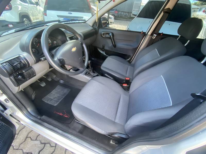 CHEVROLET - CLASSIC - 2013/2014 - Prata - R$ 28.900,00