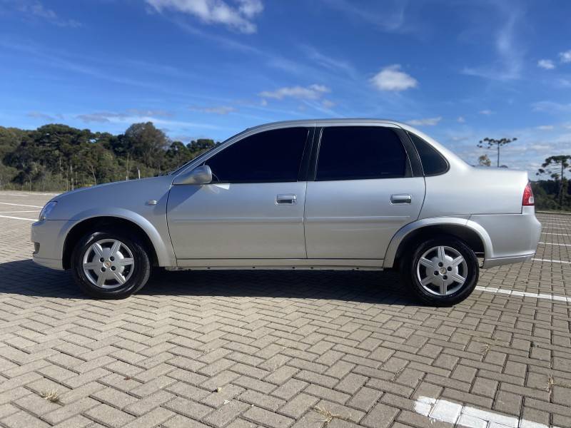 CHEVROLET - CLASSIC - 2013/2014 - Prata - R$ 28.900,00