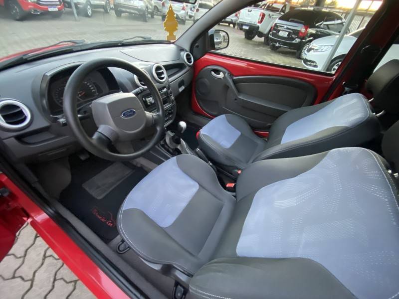 FORD - KA - 2012/2013 - Vermelha - R$ 29.900,00
