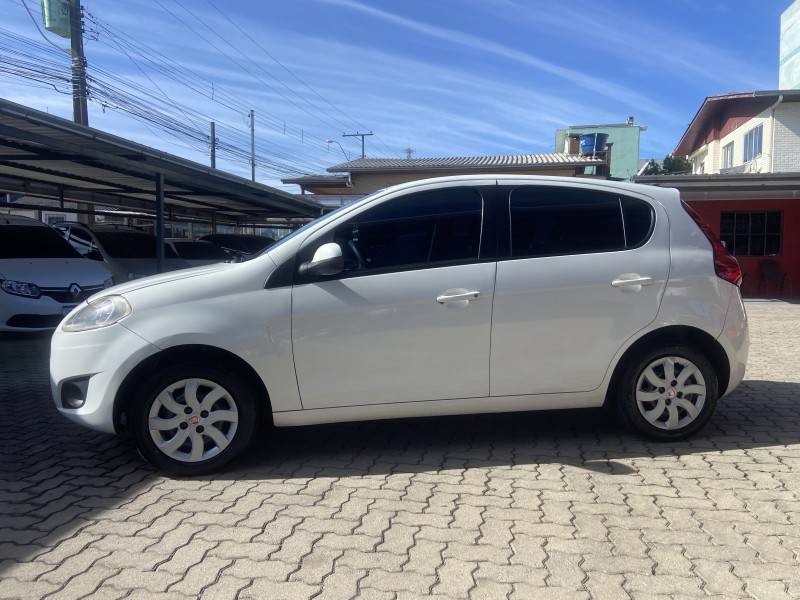 FIAT - PALIO - 2013/2013 - Branca - R$ 29.900,00