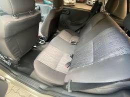 CHEVROLET - CORSA - 2011/2012 - Bege - R$ 26.900,00