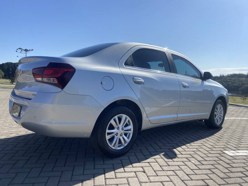 CHEVROLET - COBALT - 2018/2018 - Prata - R$ 62.900,00