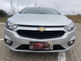 CHEVROLET - ONIX - 2017/2018 - Prata - R$ 65.900,00