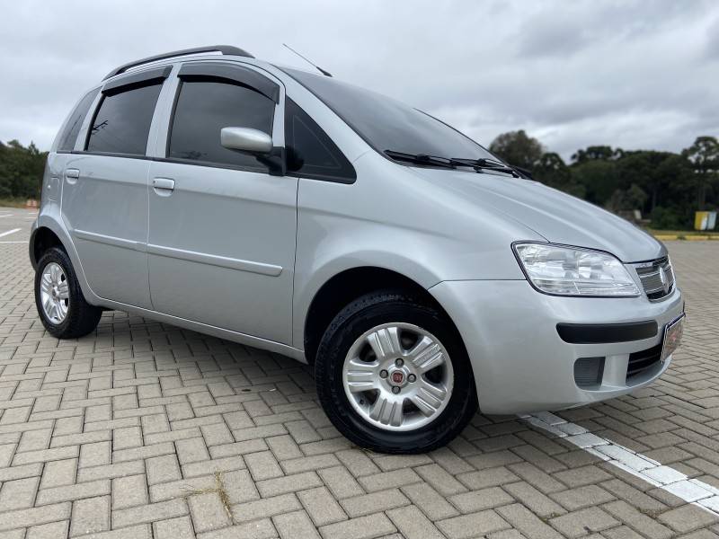FIAT - IDEA - 2008/2008 - Prata - R$ 27.900,00