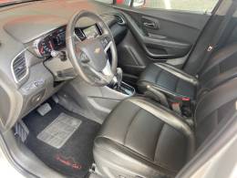 CHEVROLET - TRACKER - 2017/2018 - Prata - R$ 86.900,00