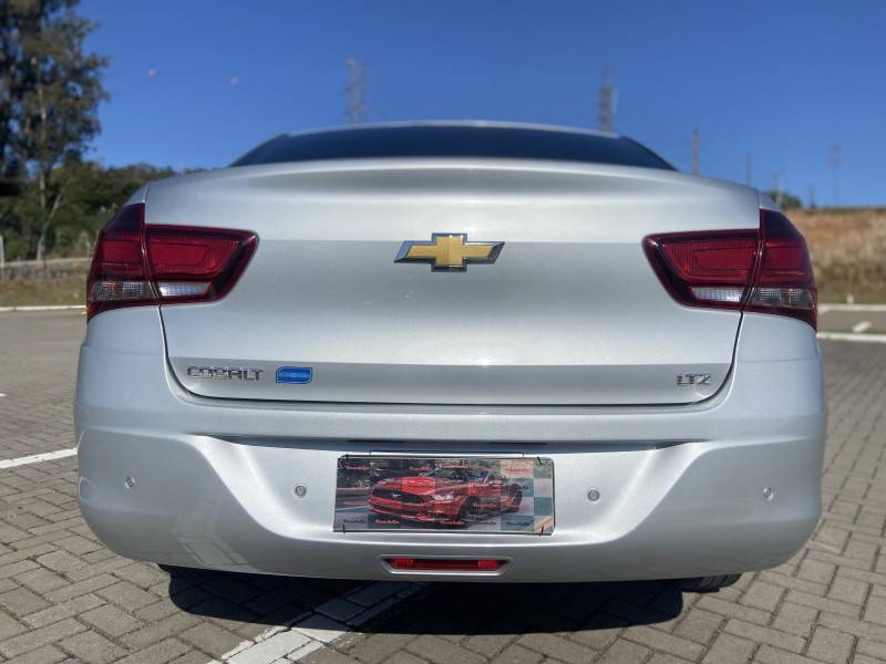 CHEVROLET - COBALT - 2018/2018 - Prata - R$ 62.900,00