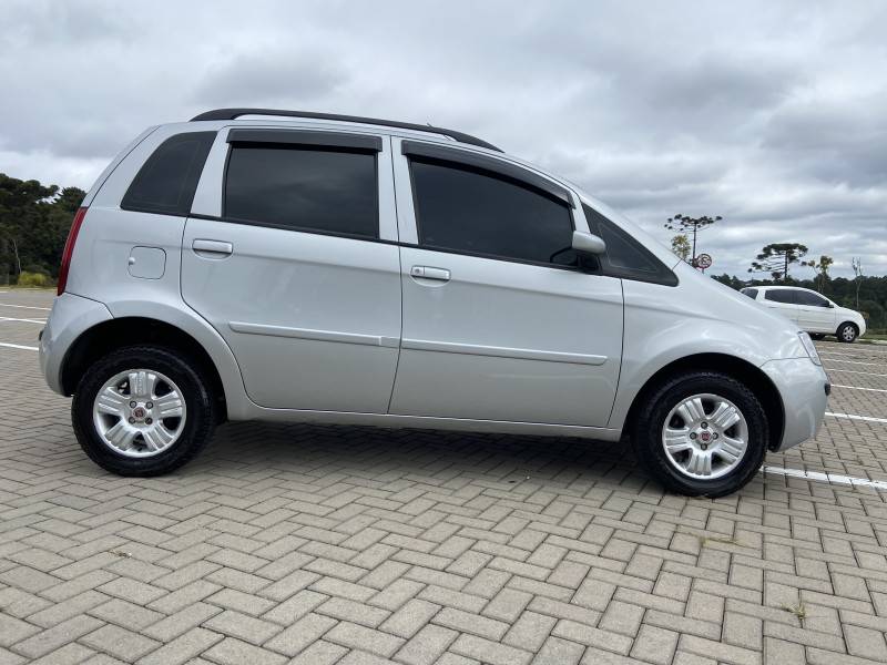 FIAT - IDEA - 2008/2008 - Prata - R$ 27.900,00
