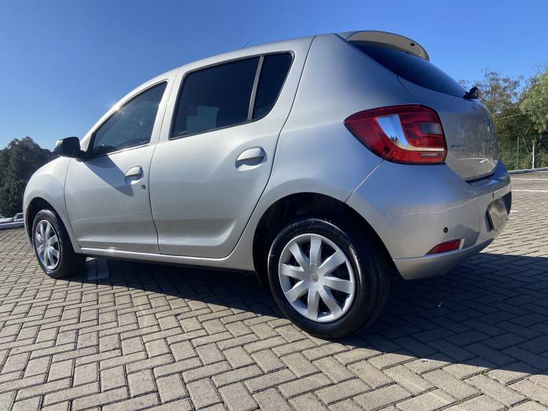 RENAULT - SANDERO - 2019/2020 - Prata - R$ 49.900,00