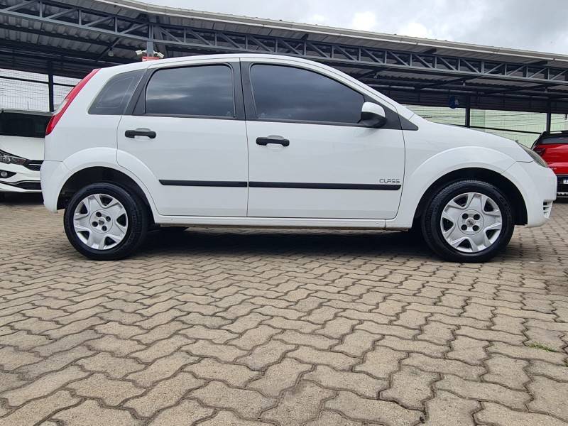 FORD - FIESTA - 2005/2005 - Branca - R$ 21.900,00