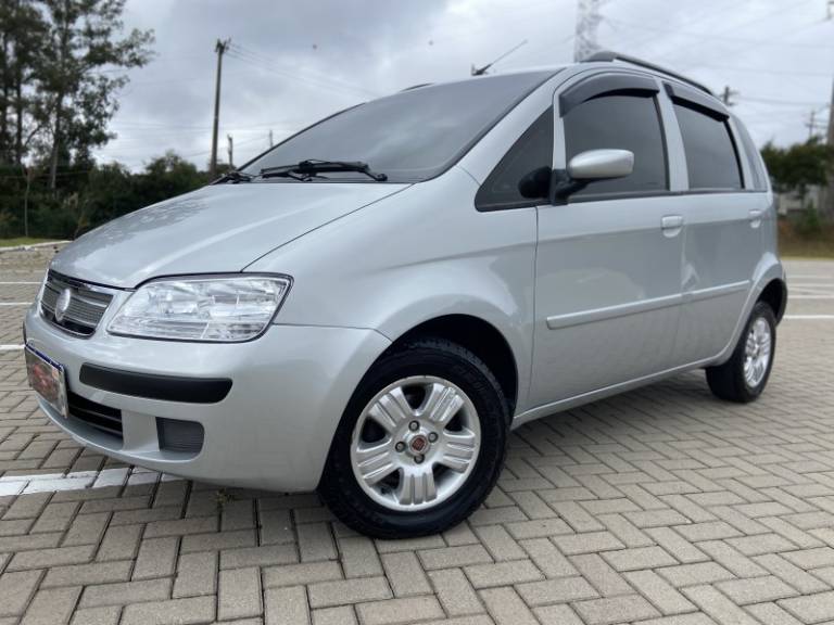 FIAT - IDEA - 2008/2008 - Prata - R$ 27.900,00
