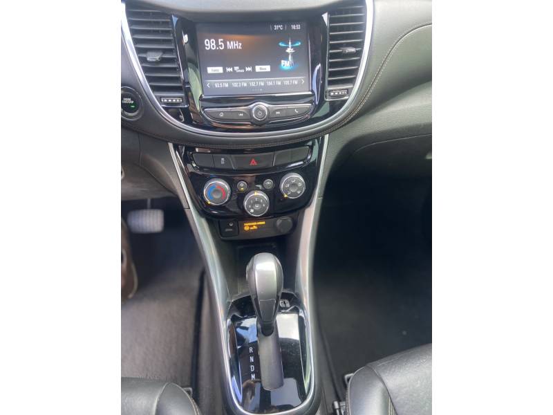 CHEVROLET - TRACKER - 2017/2018 - Prata - R$ 86.900,00