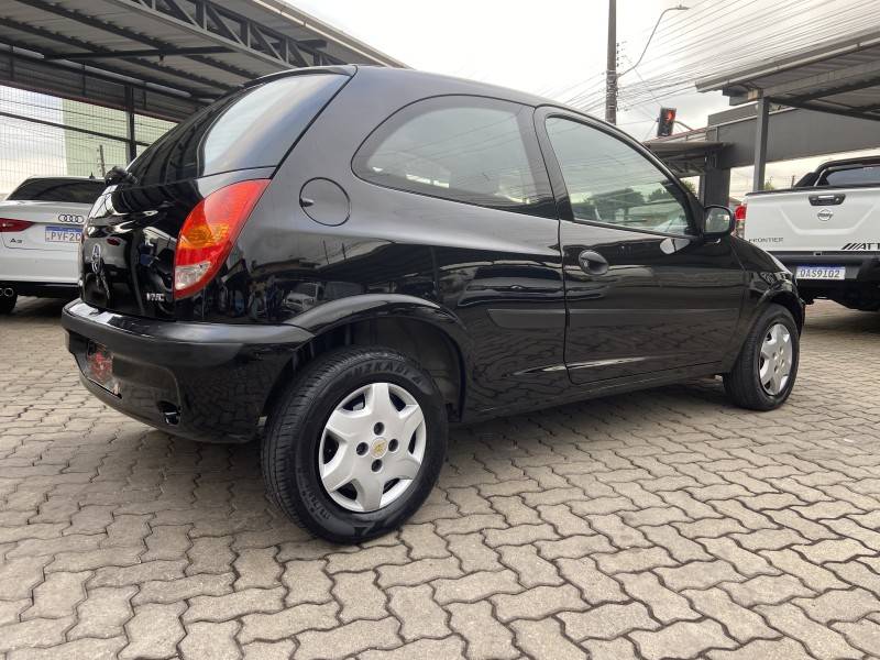 CHEVROLET - CELTA - 2003/2004 - Preta - R$ 13.900,00