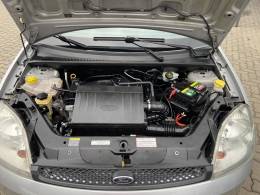FORD - FIESTA - 2004/2004 - Prata - R$ 22.900,00
