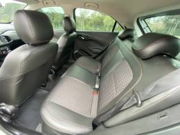 CHEVROLET - ONIX - 2017/2018 - Prata - R$ 65.900,00