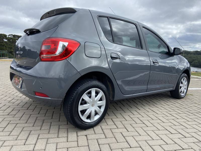 RENAULT - SANDERO - 2015/2015 - Cinza - R$ 36.900,00