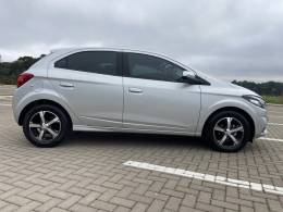 CHEVROLET - ONIX - 2017/2018 - Prata - R$ 65.900,00
