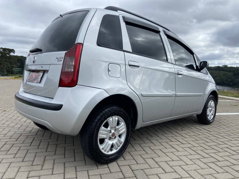 FIAT - IDEA - 2008/2008 - Prata - R$ 27.900,00