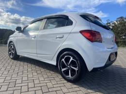 CHEVROLET - ONIX - 2017/2018 - Branca - R$ 58.900,00