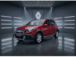 RENAULT - SANDERO - 2013/2014 - Vermelha - R$ 43.900,00