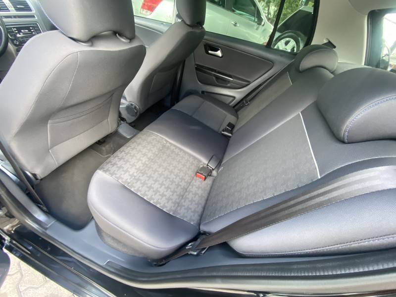 VOLKSWAGEN - FOX - 2016/2016 - Preta - R$ 46.900,00
