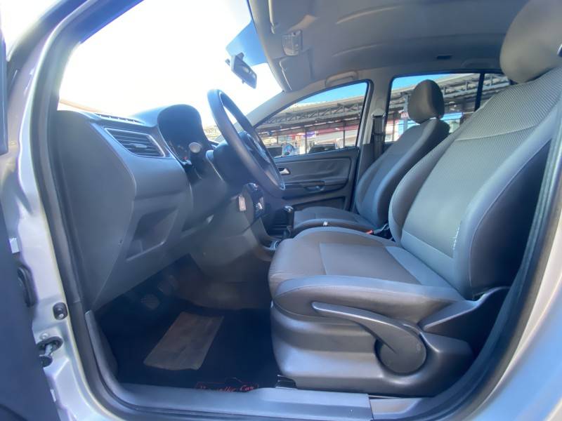 VOLKSWAGEN - FOX - 2010/2010 - Prata - R$ 28.900,00
