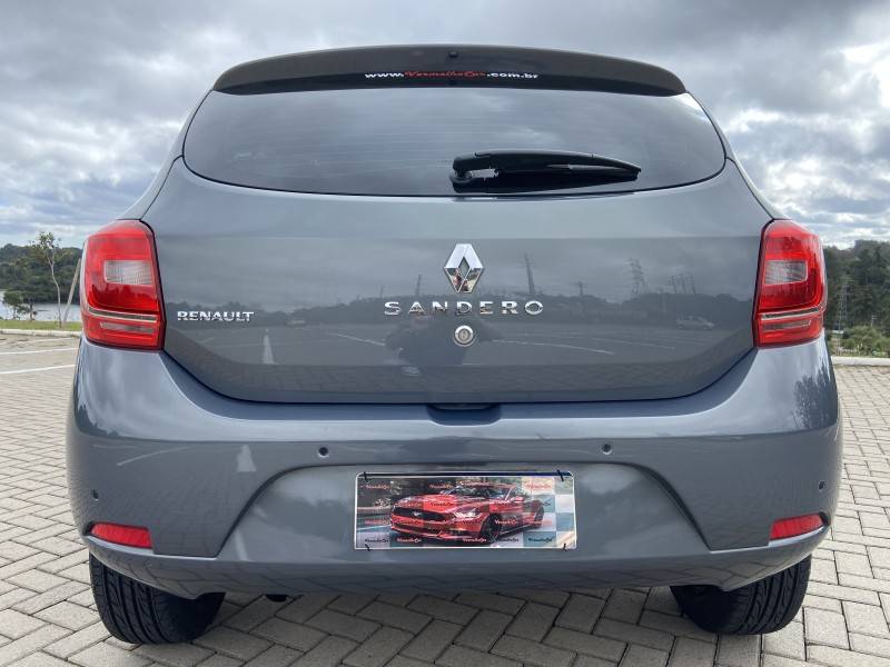 RENAULT - SANDERO - 2015/2015 - Cinza - R$ 36.900,00