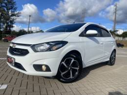 CHEVROLET - ONIX - 2017/2018 - Branca - R$ 58.900,00