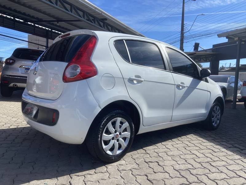 FIAT - PALIO - 2013/2013 - Branca - R$ 29.900,00