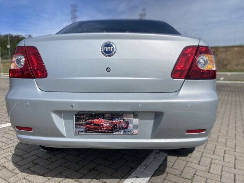 FIAT - SIENA - 2006/2007 - Prata - R$ 25.900,00