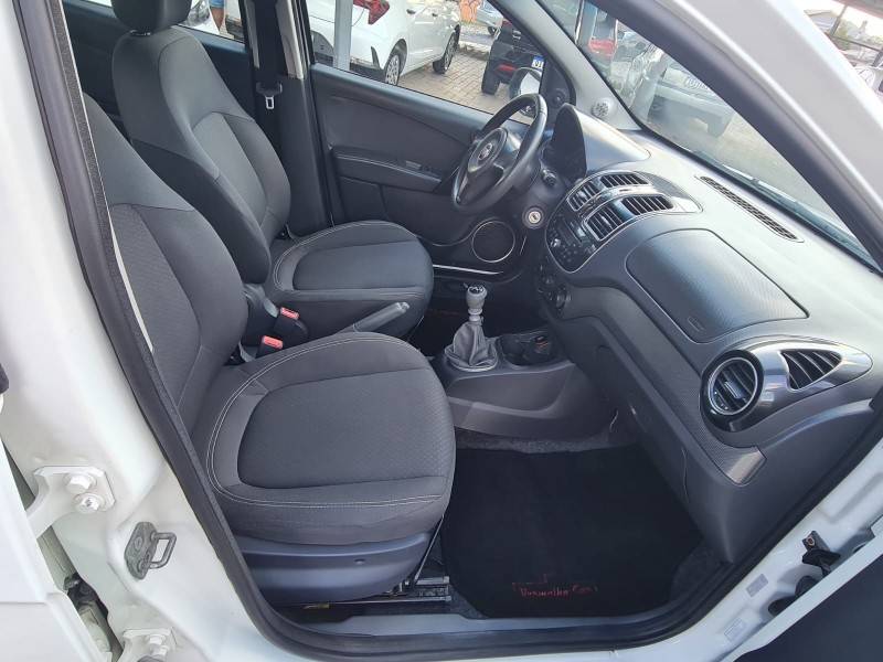 FIAT - SIENA - 2013/2014 - Branca - R$ 39.900,00