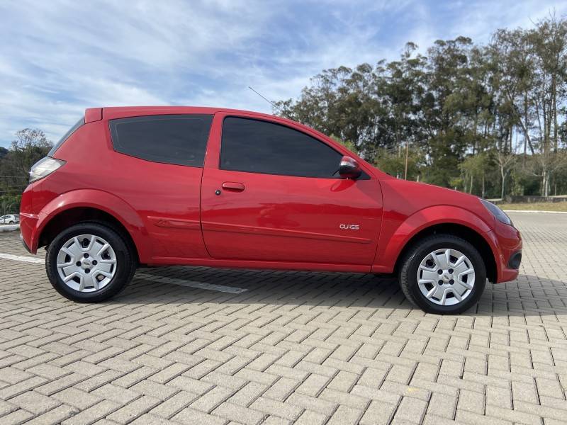 FORD - KA - 2012/2013 - Vermelha - R$ 29.900,00