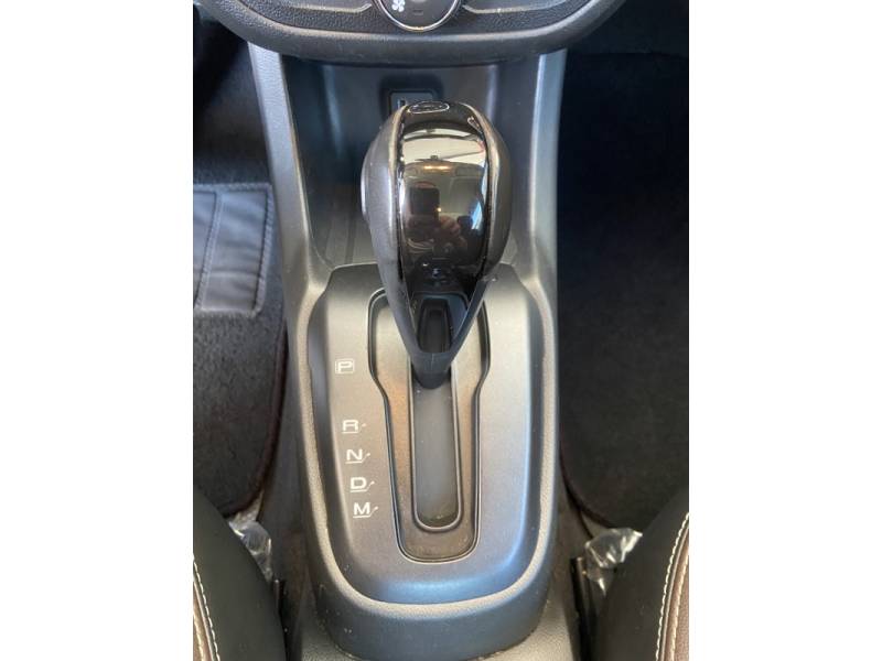 CHEVROLET - COBALT - 2018/2018 - Prata - R$ 62.900,00