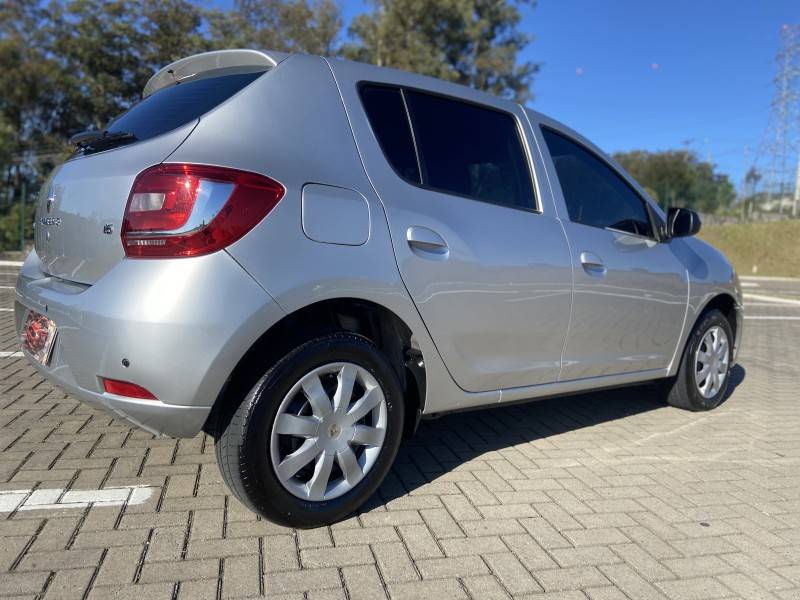 RENAULT - SANDERO - 2019/2020 - Prata - R$ 49.900,00