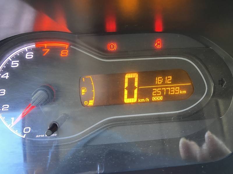 CHEVROLET - ONIX - 2017/2018 - Prata - R$ 39.900,00