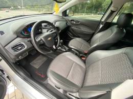 CHEVROLET - ONIX - 2017/2018 - Prata - R$ 65.900,00