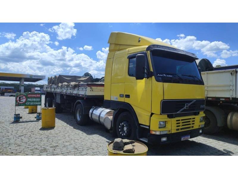VOLVO - FH-12 - 2002/2002 - Amarela - R$ 249.900,00