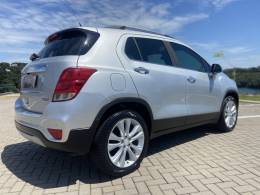 CHEVROLET - TRACKER - 2017/2018 - Prata - R$ 86.900,00