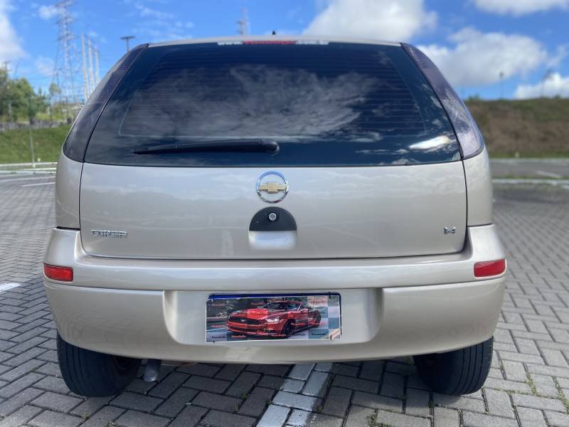 CHEVROLET - CORSA - 2011/2012 - Bege - R$ 26.900,00