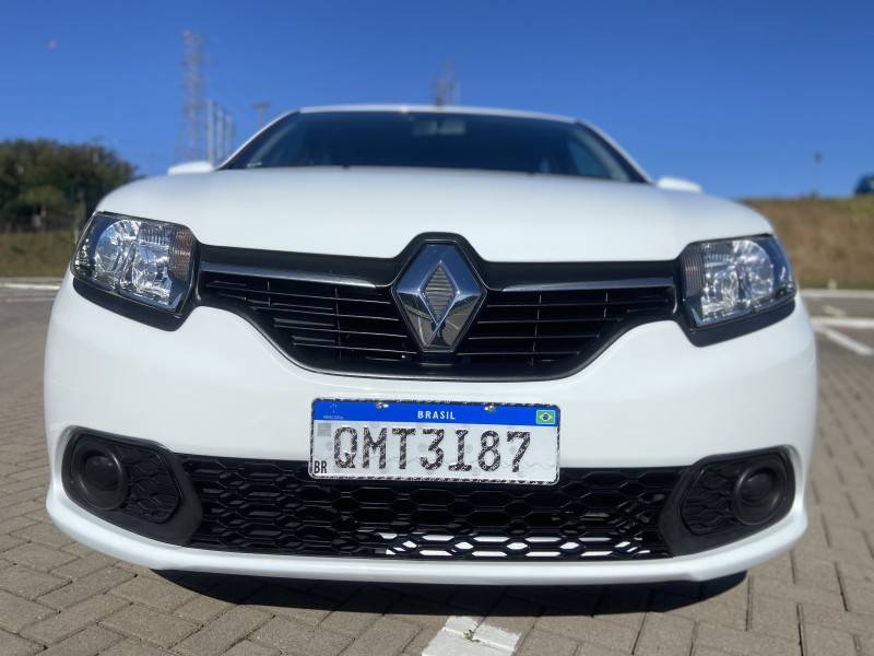 RENAULT - SANDERO - 2017/2018 - Branca - R$ 45.900,00