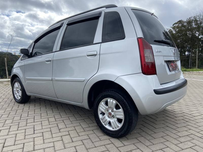 FIAT - IDEA - 2008/2008 - Prata - R$ 27.900,00