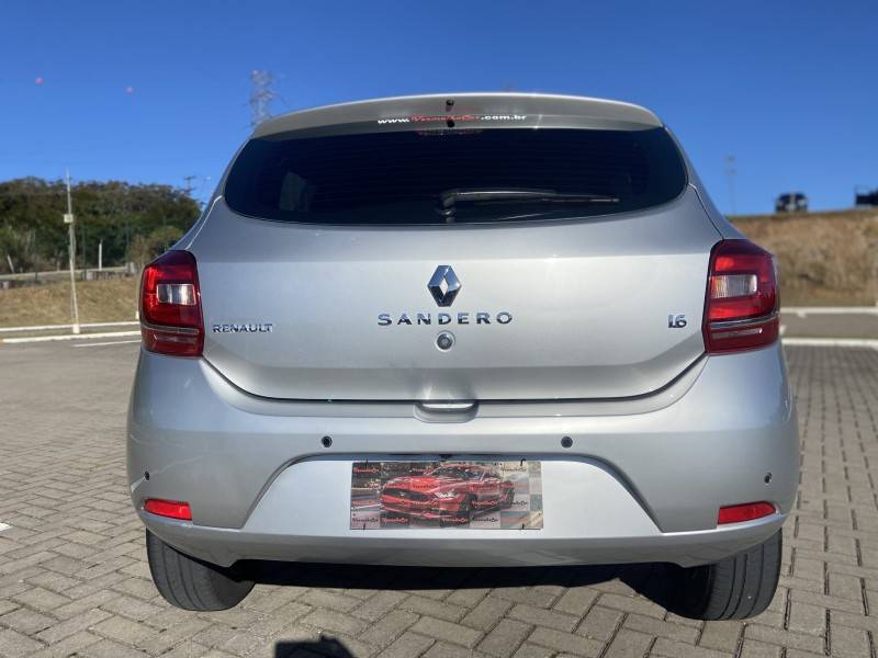 RENAULT - SANDERO - 2019/2020 - Prata - R$ 49.900,00