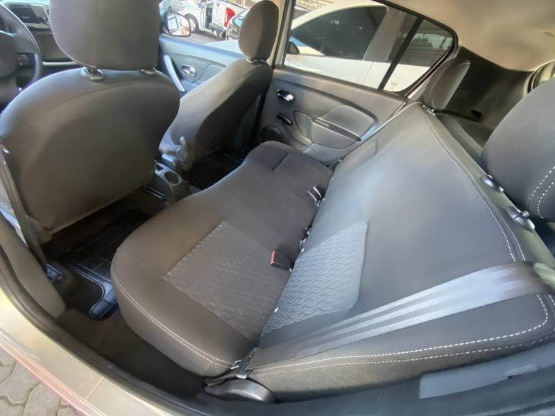 RENAULT - SANDERO - 2019/2020 - Prata - R$ 49.900,00