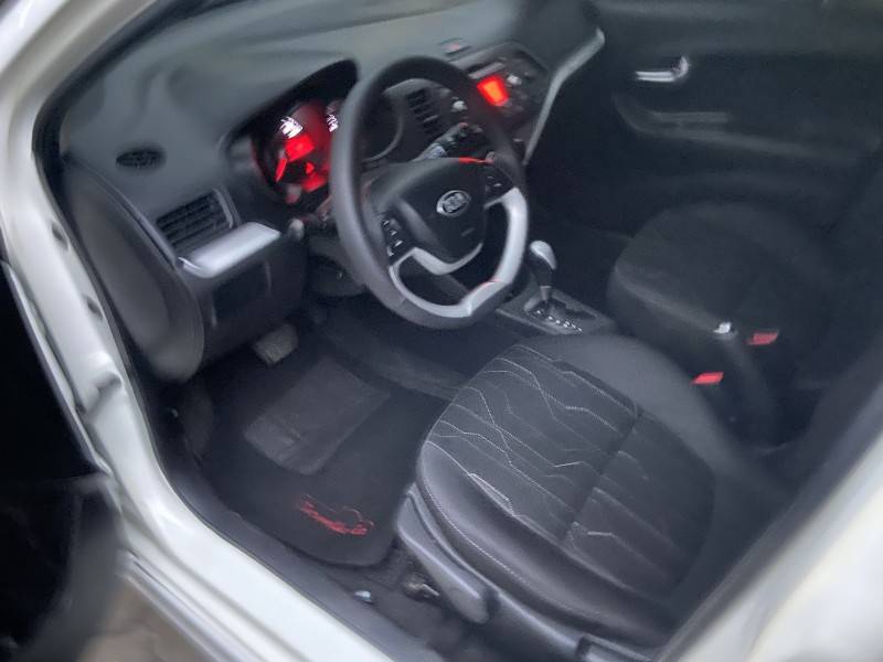 KIA MOTORS - PICANTO - 2014/2015 - Branca - R$ 45.900,00