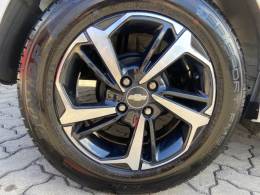 CHEVROLET - ONIX - 2017/2018 - Branca - R$ 58.900,00