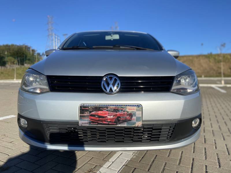 VOLKSWAGEN - FOX - 2010/2010 - Prata - R$ 28.900,00