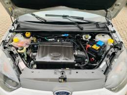 FORD - FIESTA - 2014/2014 - Branca - R$ 31.900,00